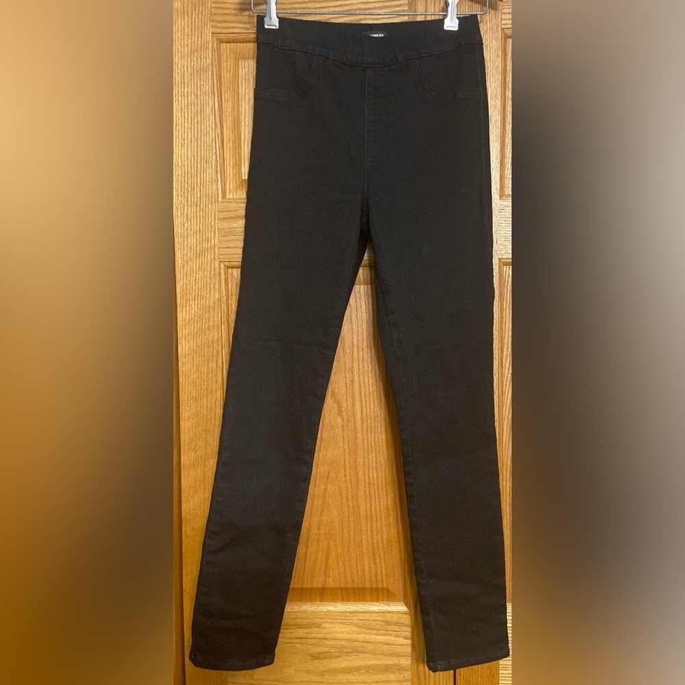 Express High Waisted Supersoft Knit Black Pull-On Skinny Jeans Medium